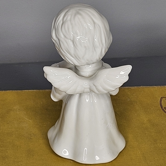 Vintage Enesco White Ceramic Musical Angel Figurine 4" - Picture 2 of 4